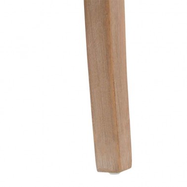 Silla comedor con patas de madera.
