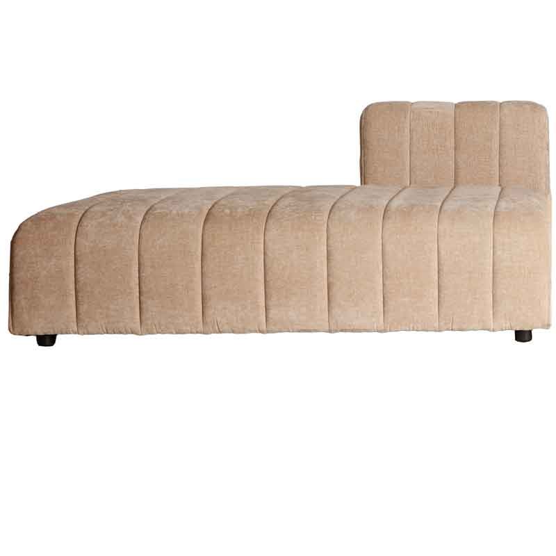 Sofá dos plazas tapizado en terciopelo marrón claro, cómodo y acogedor.