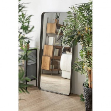 Espejo de pared de cuerpo entero es una pieza de declaración que añadirá un toque de lujo a cualquier habitación.