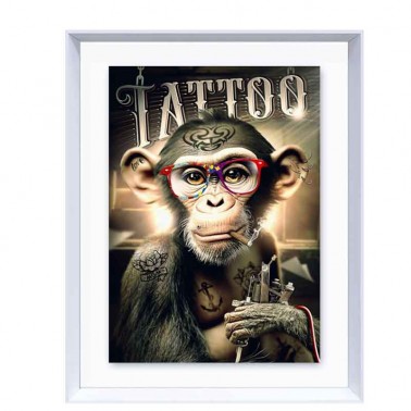 Cuadro de chimpancé tatuador sobre lienzo canvas, con marco en blanco