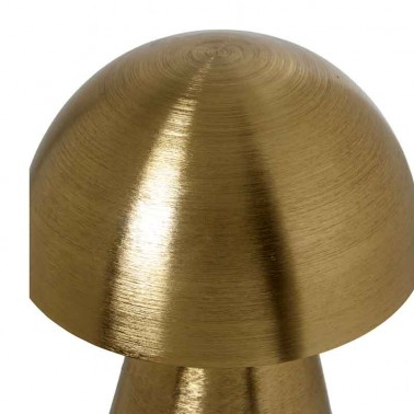Lámpara de acero en tono dorado, proporciona luz indirecta.