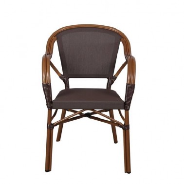 silla para jardín de bambú en color marrón.