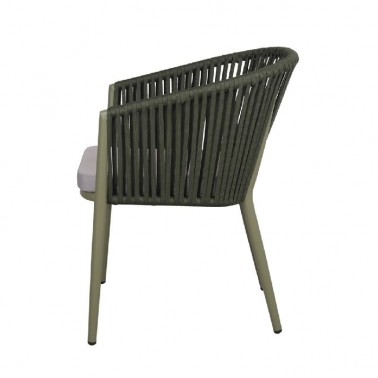 silla  perfecta para usar tanto en interiores como en exteriores bajo techo