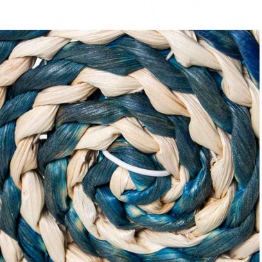 Panel decorativo de círculos de fibras naturales trenzadas.