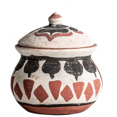 Vasija de cerámica estilo rustico pintada a mano.